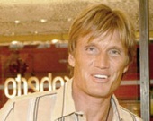 Лундгрен и Робертс посетят Чечню