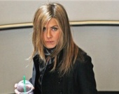 Дженнифер Энистон морит себя голодом