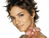 Холли Берри предстанет как Нефертити