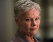 Продюсеры "Бондианы" не отпускают Джуди Денч