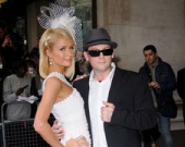 Гламурная шляпка Пэрис Хилтон