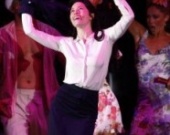 Джессика Биль впервые спела на сцене