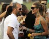 Рози Хантингтон-Уайтли и Джейсон Стэтхем решили жить вместе