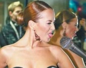 Фриске теперь проводница!