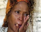 Уитни Хьюстон учится убирать за собой