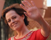 Сигурни Уивер научится летать