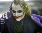 Семья Леджера посмотрит "Темного Рыцаря"