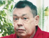 Караченцов читает по слогам