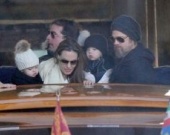 Джолипитты счастливы вместе в Венеции