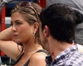 Дженнифер Энистон оставляет следы любви на Джерарде Батлере