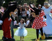 Сури в Диснейленде