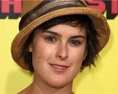 Дочь Брюса и Деми не нуждается в родителях