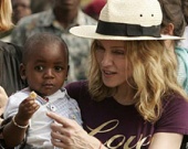 Мадонна усыновит трехлетнего мальчика