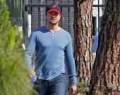 Джерард Батлер напал на собаку