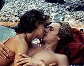 Откровенные сцены снимали из шкафа