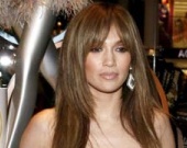 Энистон обвиняют в воровстве