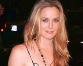 Алисия Сильверстоун станет вампиром