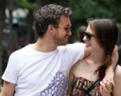 Энн Хэтэуэй и Адам Шульман счастливы как никогда