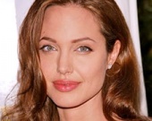 Дети Джоли спрашивают, почему она не замужем