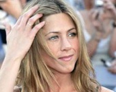 Энистон обокрали