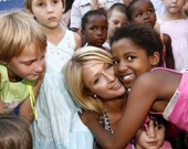 Пэрис Хилтон - благодетель