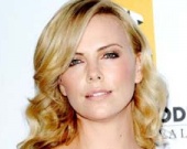 Шарлиз Терон снимется в "Безумном Максе 4"