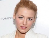 Блейк Лайвли с умопомрачительным вырезом