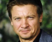 Джереми Реннер в "Наследии Борна" Джереми Реннер в "Наследии Борна"