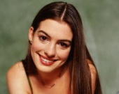 Энн Хэттуэй подмочила репутацию (ФОТОРЕПОРТАЖ)