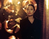 Триллер с Джоли станет первой частью сериала