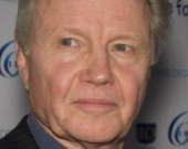 Отец Анджелины Джоли назвал слухи о расставании абсурдом