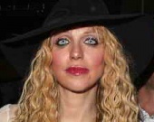 Кортни Лав опять шокирует публику