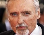 Хопперу вручили высшую награду Франции