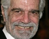 Омар Шариф отказался платить избитому парковщику