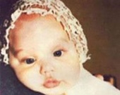 Первое фото дочери Анджелины Джоли