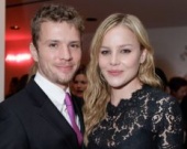 Райана Филиппа бросила возлюбленная