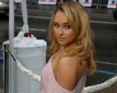 Хейден взяла и запела