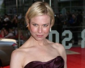 Рене Зеллвегер подыскали сына