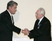 Ющенко наградил Анджея Вайду