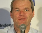 Остановит Уве Болла только миллион!