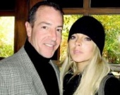 Линдсей Лохан против своего папочки