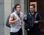 Бицепсы Джейка Джилленхола