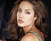 Анджелина Джоли - заботливая мамочка (ФОТОРЕПОРТАЖ)