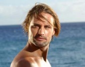 Джош Холлоуэй мечтает подстричься