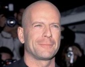 Дочь Брюса Уиллиса зарабатывает на жизнь тяжким трудом