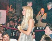 Пэрис тошнит от веселья