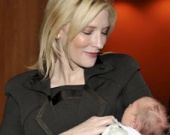 Кейт Бланшетт показала сына