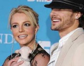 Спирс пытается вернуть Федерлайна