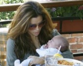 Ева Лонгория усыновила ребенка