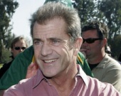 Мел Гибсон купил дом Дэвида Духовны